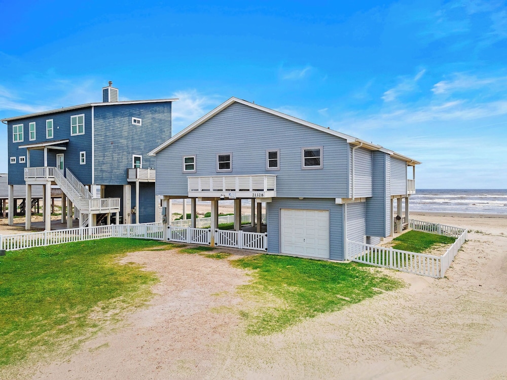 The Beach House by Ryson Vacation Rentals