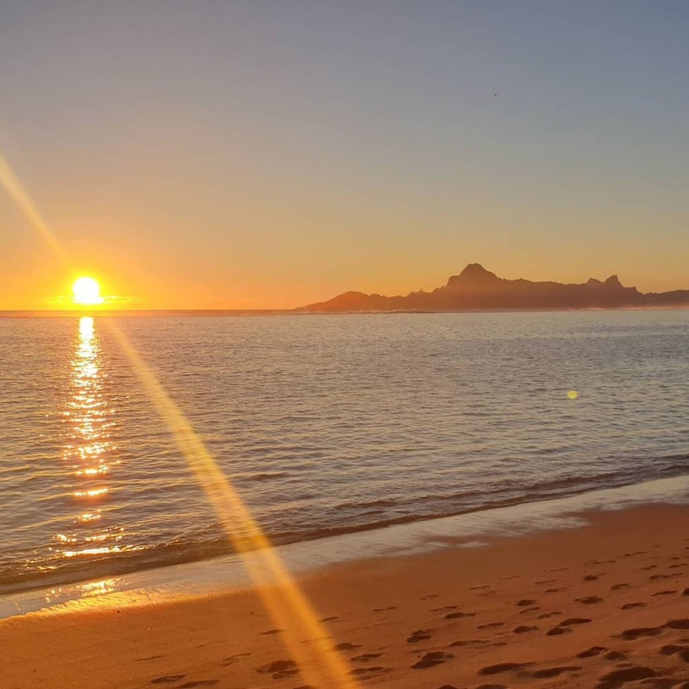Tahiti - Fare Vainato Beach