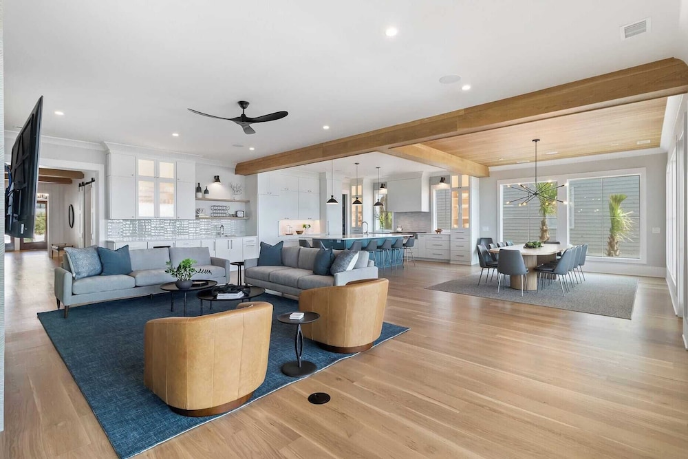 712 Ocean Blvd by Avantstay New Construction w/ Pool, Game Zone, Private Beach Access, and Oceanfront Views