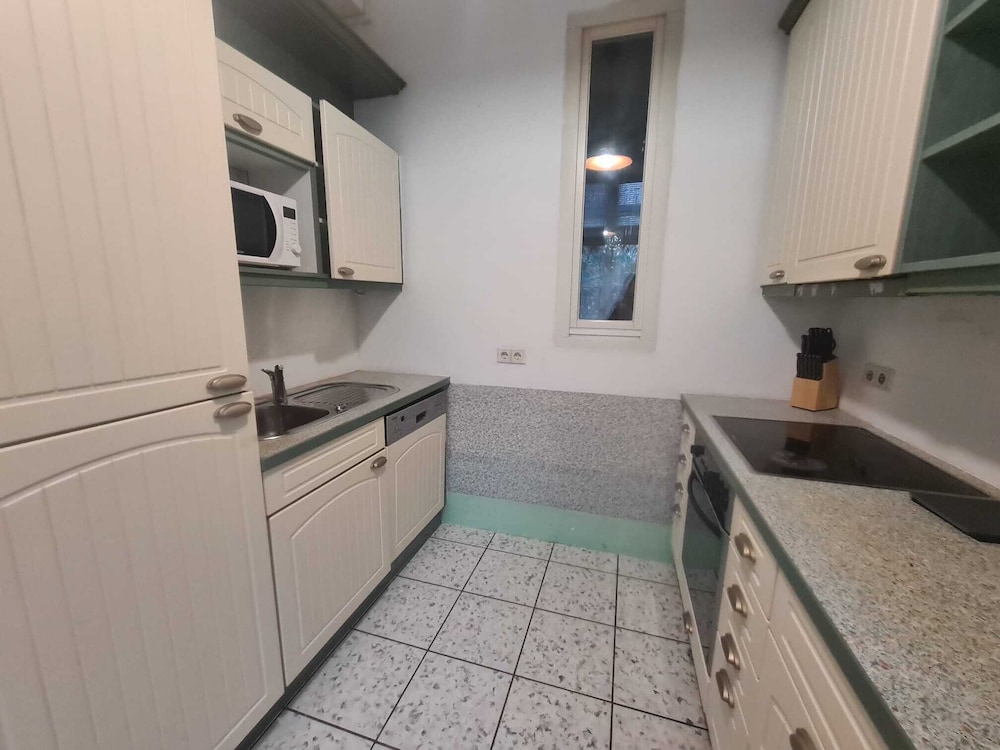 Comfort 3BR Apt Near Wiener Stadthalle