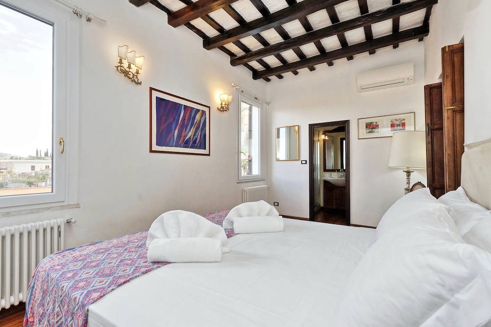 Garibaldi 2 - WR Apartments