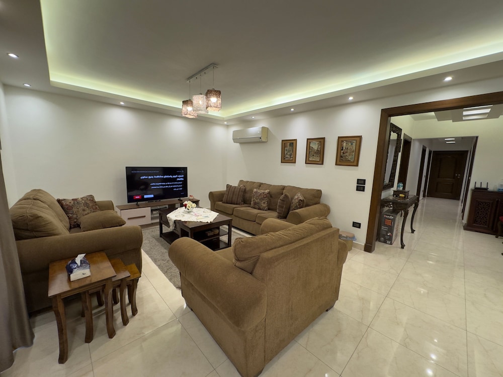 1108 Spacious 3BR Apt 2BA Near Airport