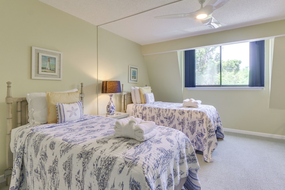 Steps to Beach & Pool: Hilton Head Island Condo!