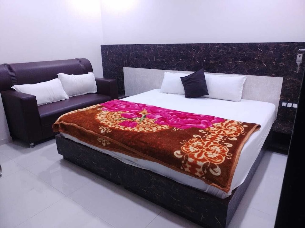 HOTEL HARIKA GRAND LODGE