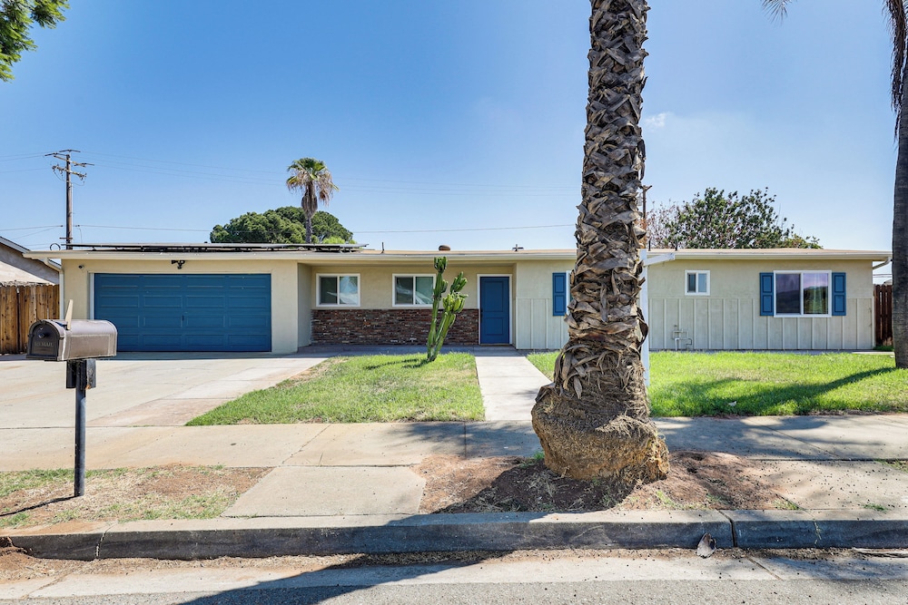 Modern Gem w/ Outdoor Oasis: 5 Mi to Lake Jennings