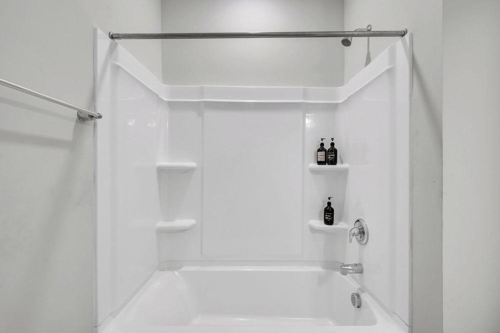 King 4BR Townhouse to Downtown Durham