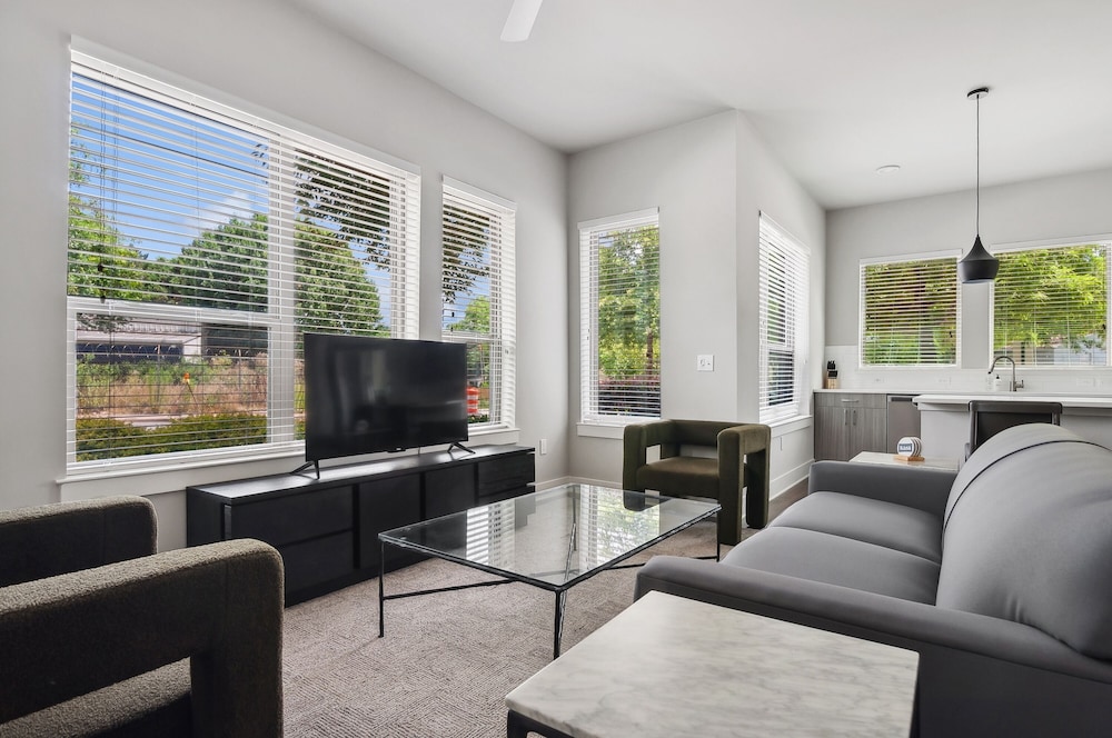 Charlotte Vacations - Kasa at Cortland NoDa Charlotte - Property Image 7