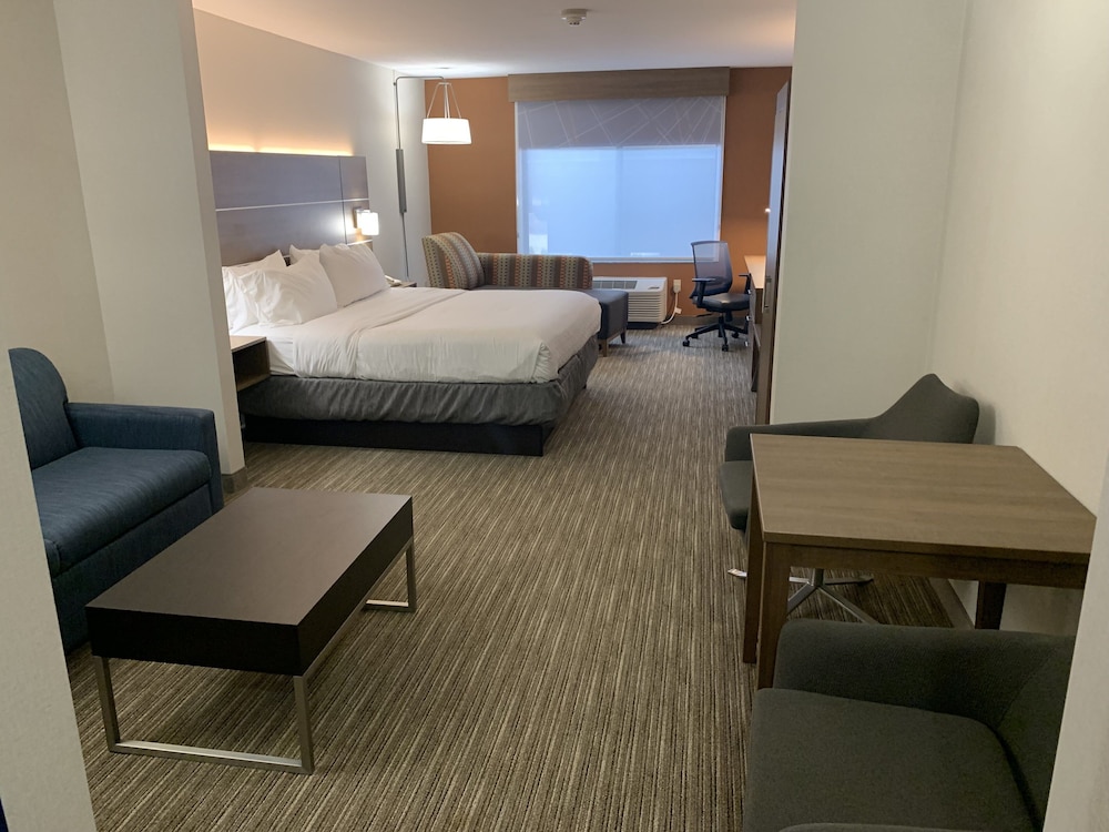 Holiday Inn Express Hotel  Suites Franklin-Oil City, an IHG Hotel - Property Image 9