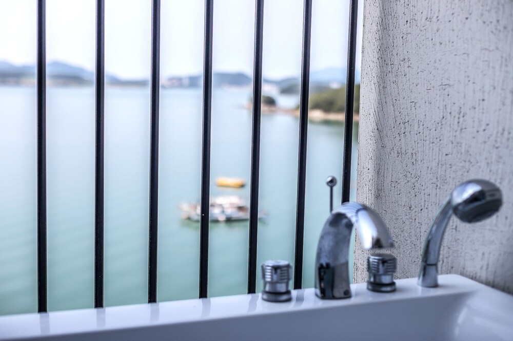 Yeosu Lastella Spa Pet-friendly Pension
