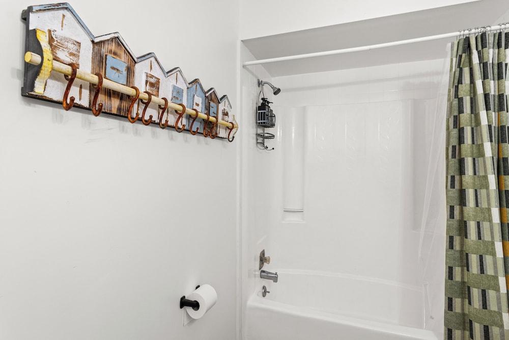 NEW Listing Discount! • Near Manatees & Springs
