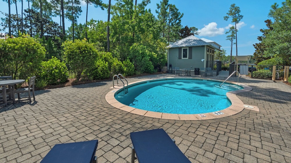 4BR Home With Deck & Grill Fun + Free Attraction Tickets!