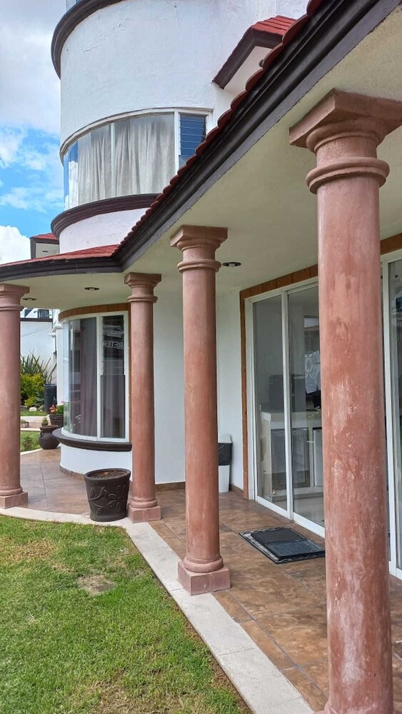 La Aurora Hotel like Home