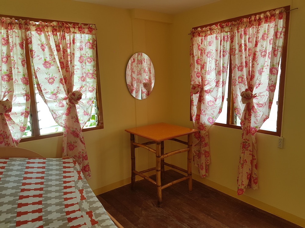 Lucci Pension House