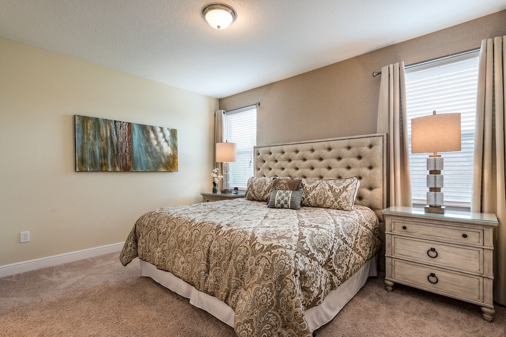 Wonderful 8Bd w/ Pool & GameRoom @ Encore 461 - Image 3