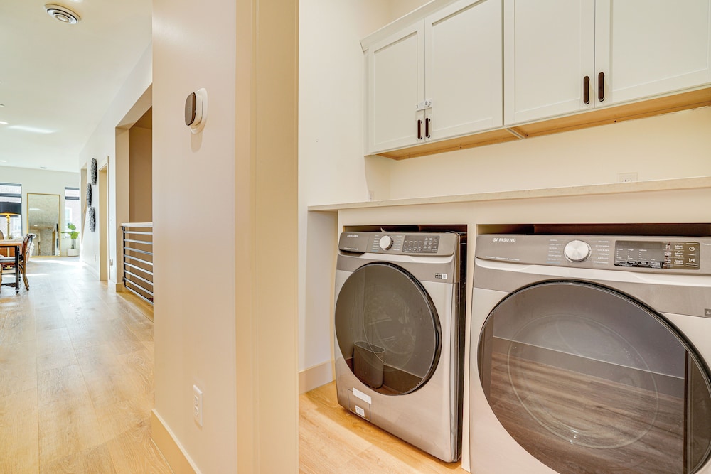 Walk to Lake City Marina: Condo w/ Rooftop Deck!