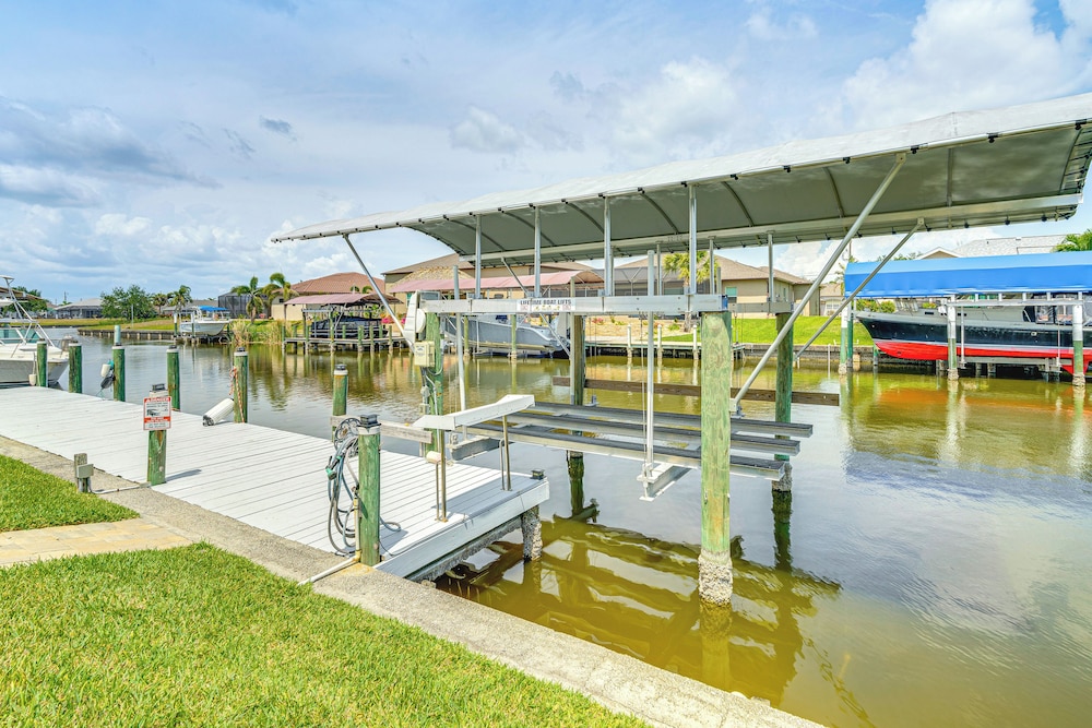 Heated Saltwater Pool & Dock: Port Charlotte Home