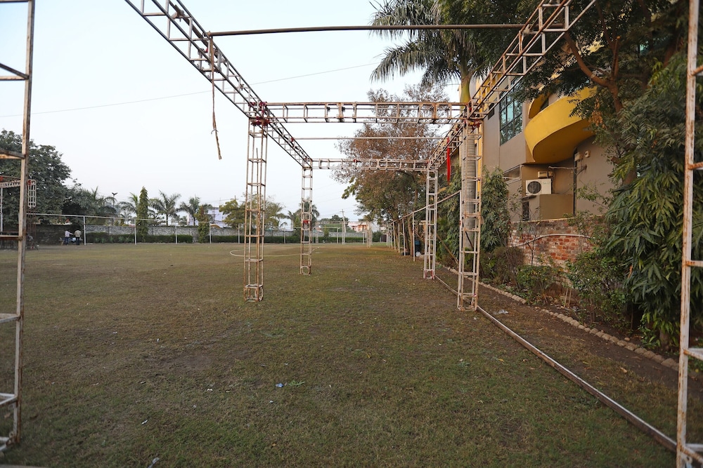 OYO 10967 Dhola Maru Resort