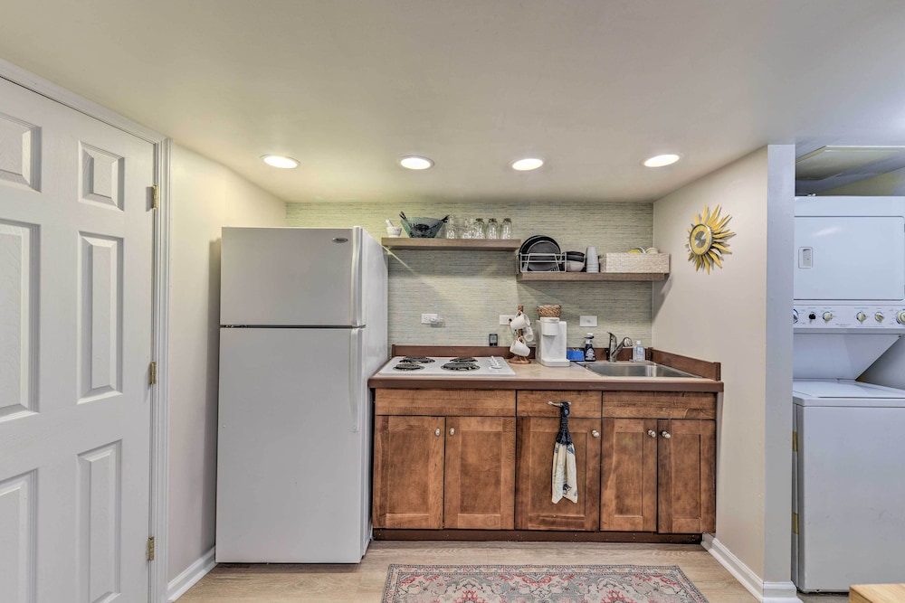 Cozy Ventnor Getaway: Walk to Public Beach!, photo 26