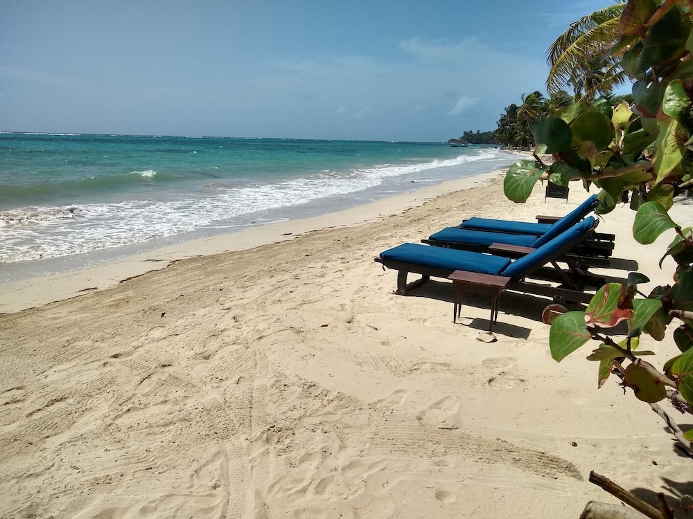 Little Corn Beach and Bungalow - Photo 34