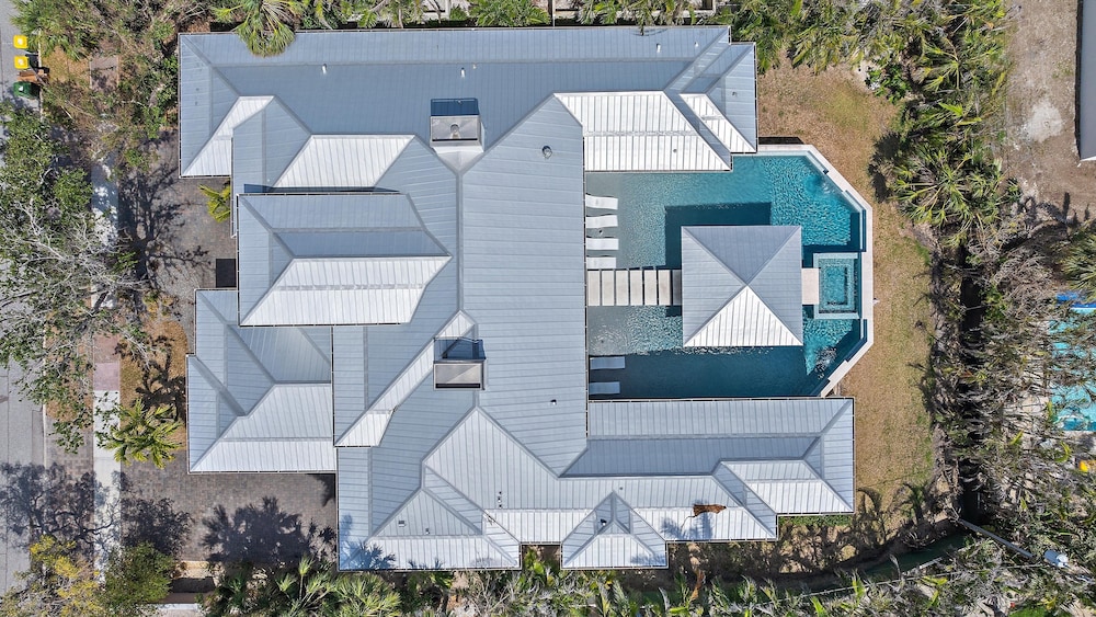 Dream Island 8 Bedroom Home