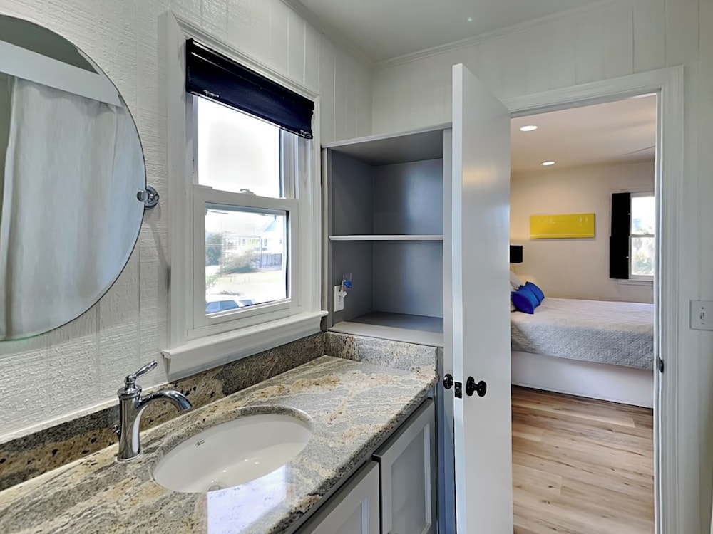 Polly's Place by Topsail Realty