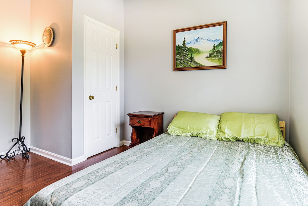 11 Mi to Dtwn Aberdeen: Spacious Townhome!