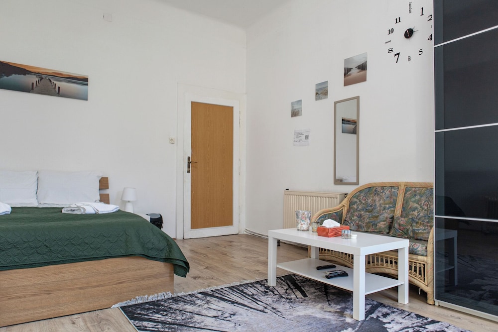Comfortable 3BR Danube & Millenium Tower