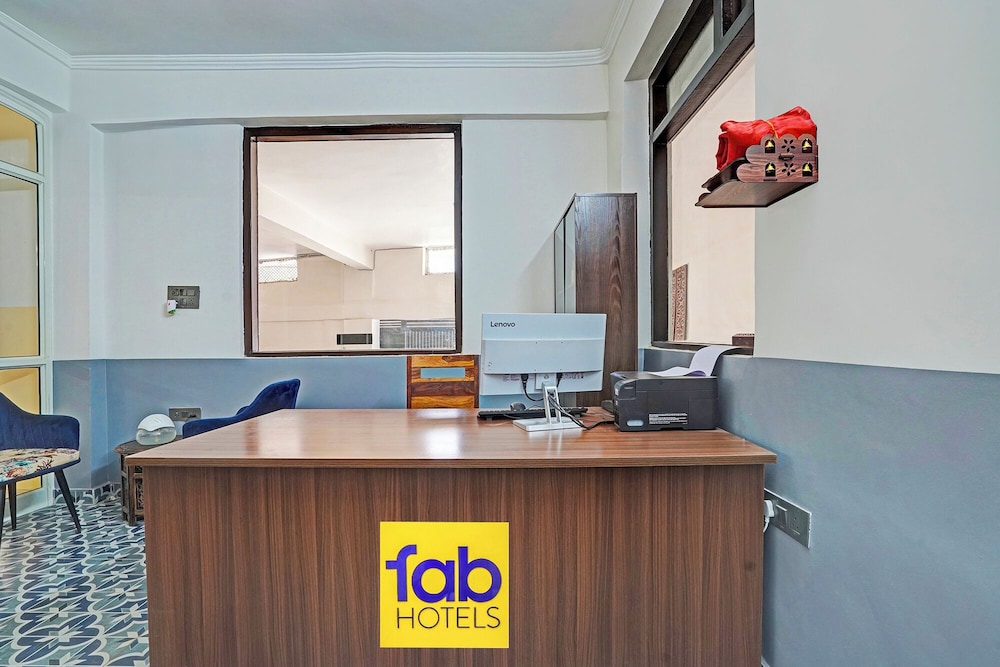 Fabhotel Hazel Town House