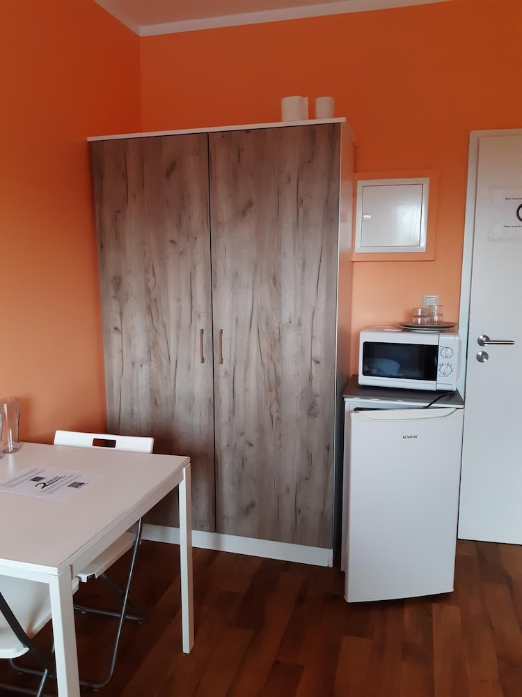2-Rent Group Hostel Rooms&Apartments TUB19A