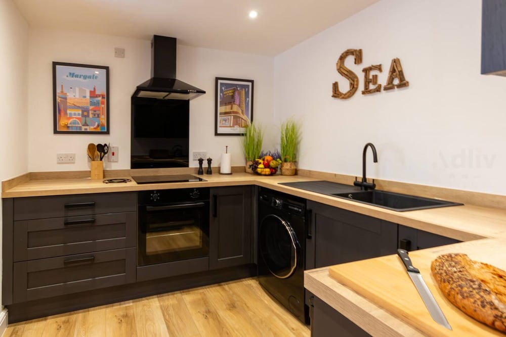 Dreamland Cottage Margate by Adliv