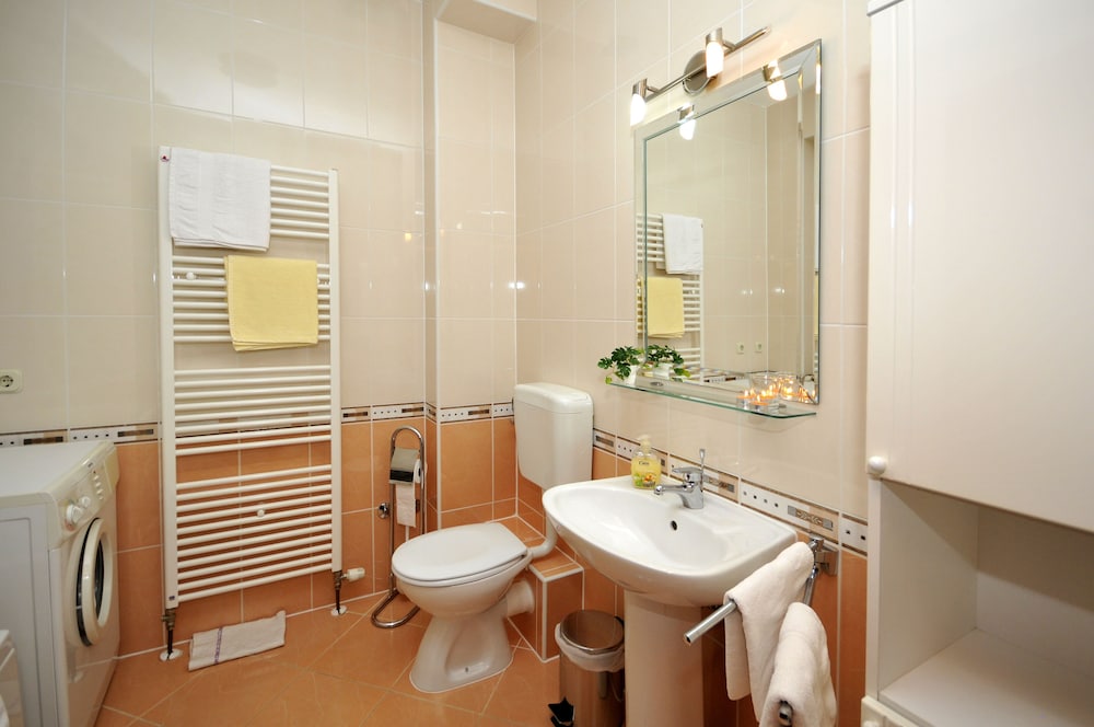 Apartments Roza