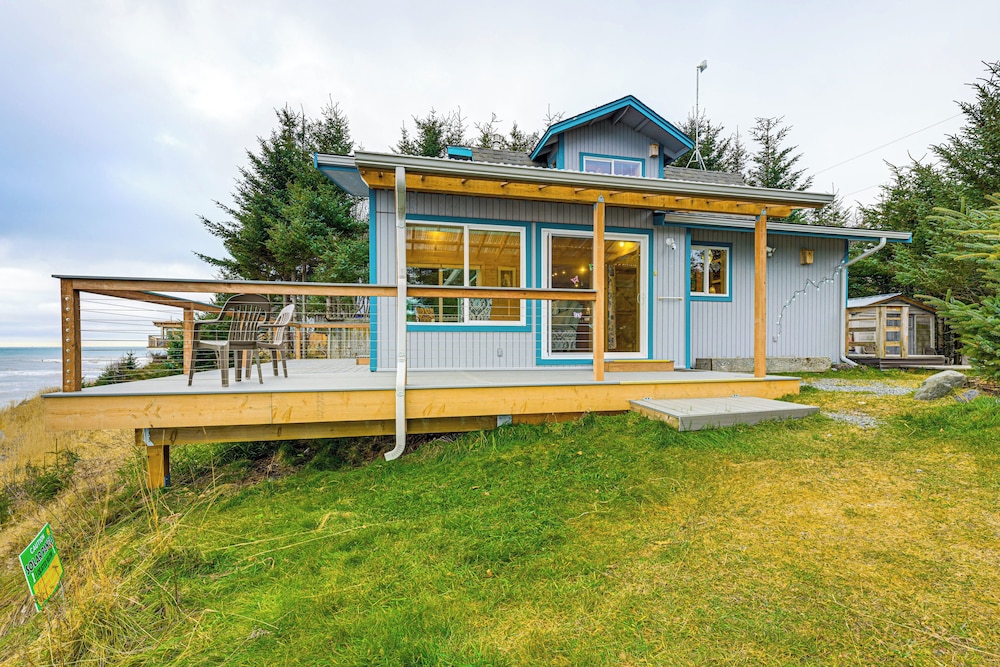 Deck & Panoramic Views: Bayfront House in Homer!