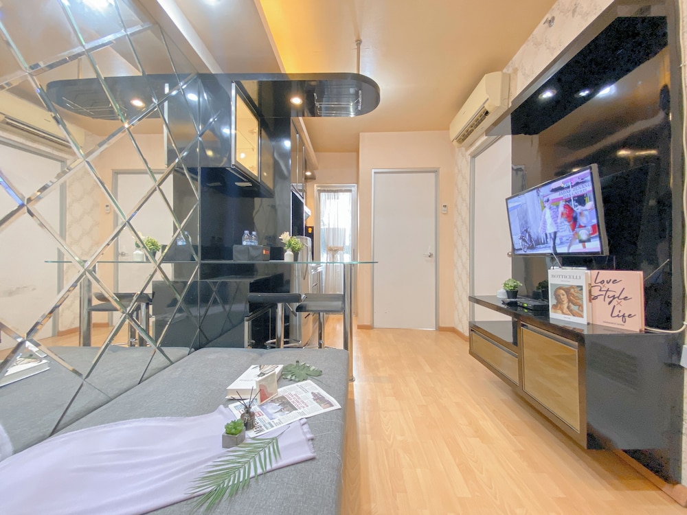 2Br Near Baywalk Mall Apartment At Green Bay Pluit