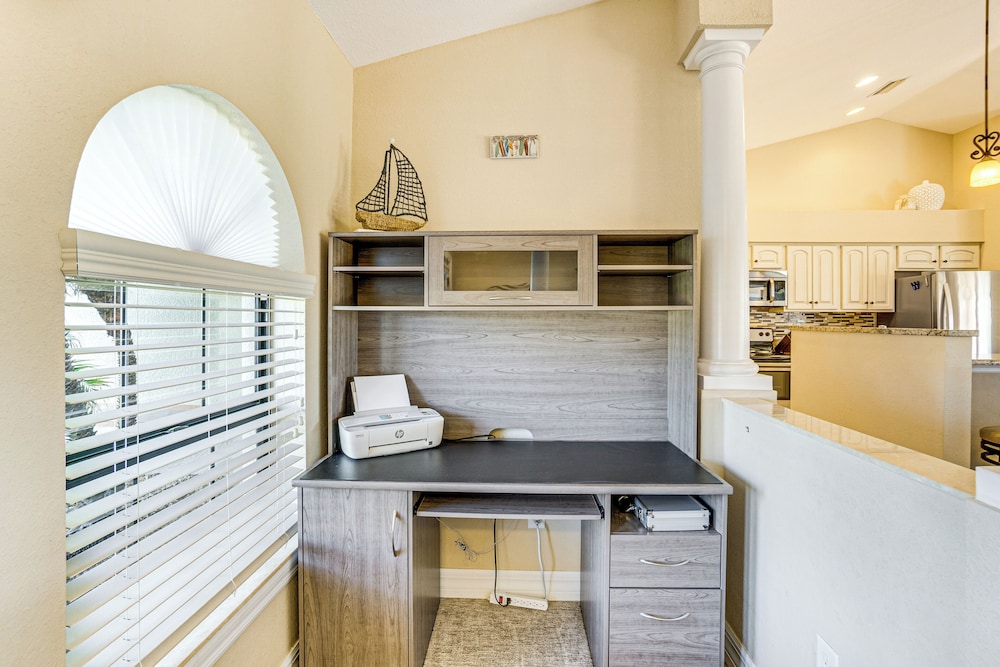 Near Golf & Beaches: Luxe Home in Rotonda West!