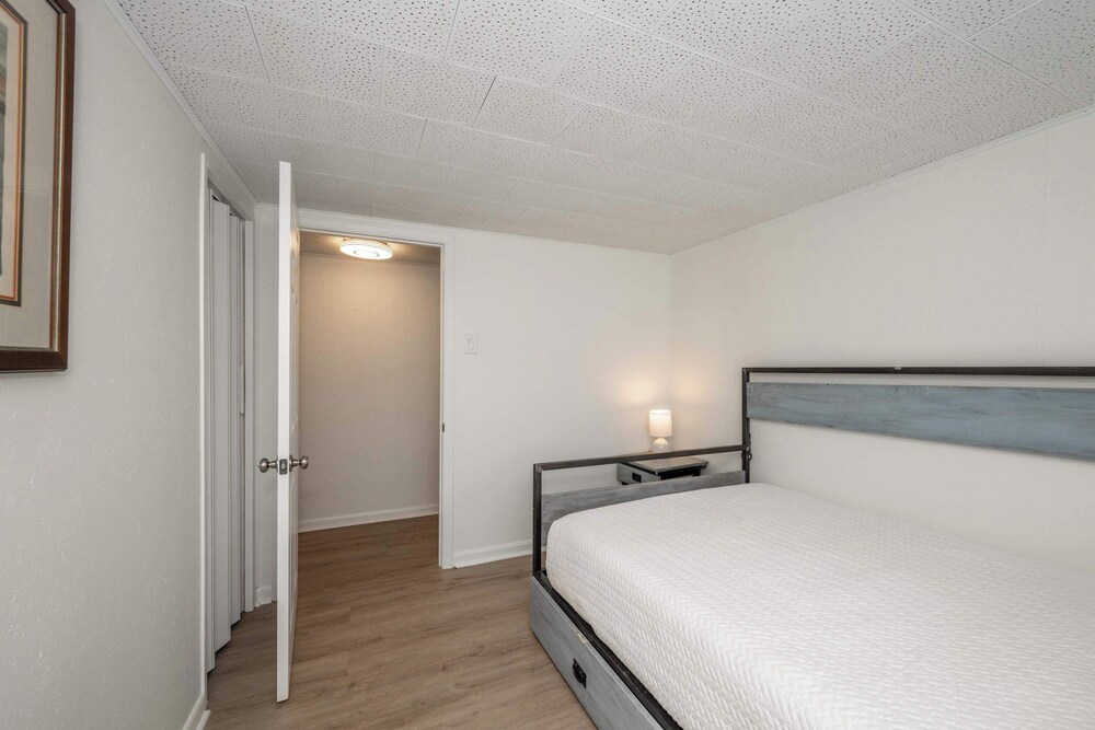 The Grand Elm Suites Sleeps 10
