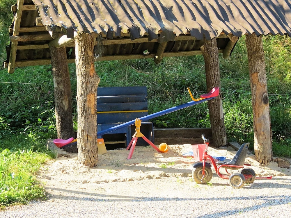 Holiday Farm Situated Next to the Kellerwald-edersee National Park With a Sunbathing Lawn