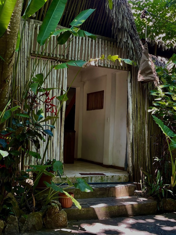 Ganesh Hostel