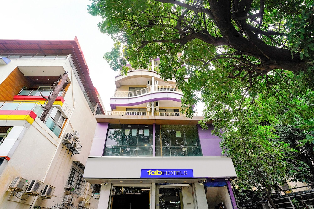 Fabhotel Wellax 24 Service Apartments