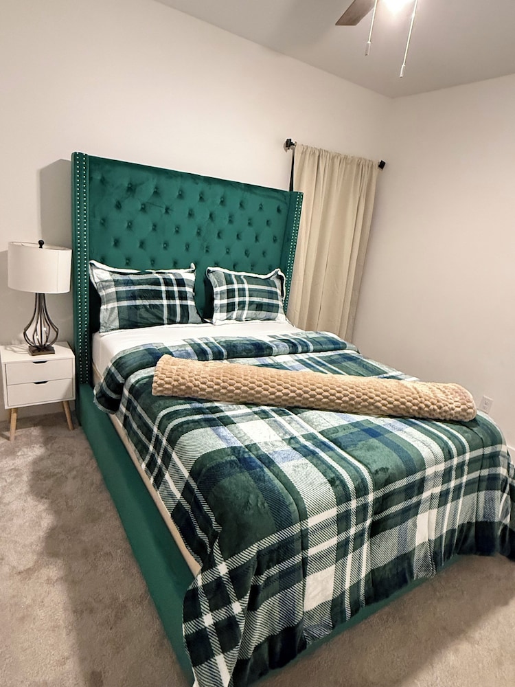 Luxury 3BR for Families Nurses and Group