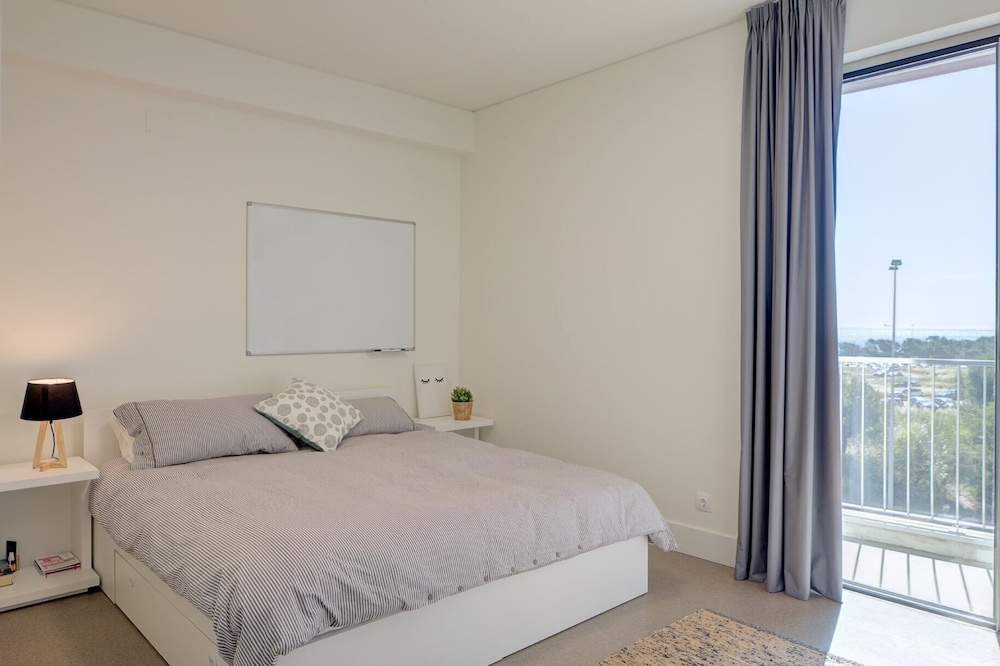 Modern Studio in Carcavelos. SK view 2