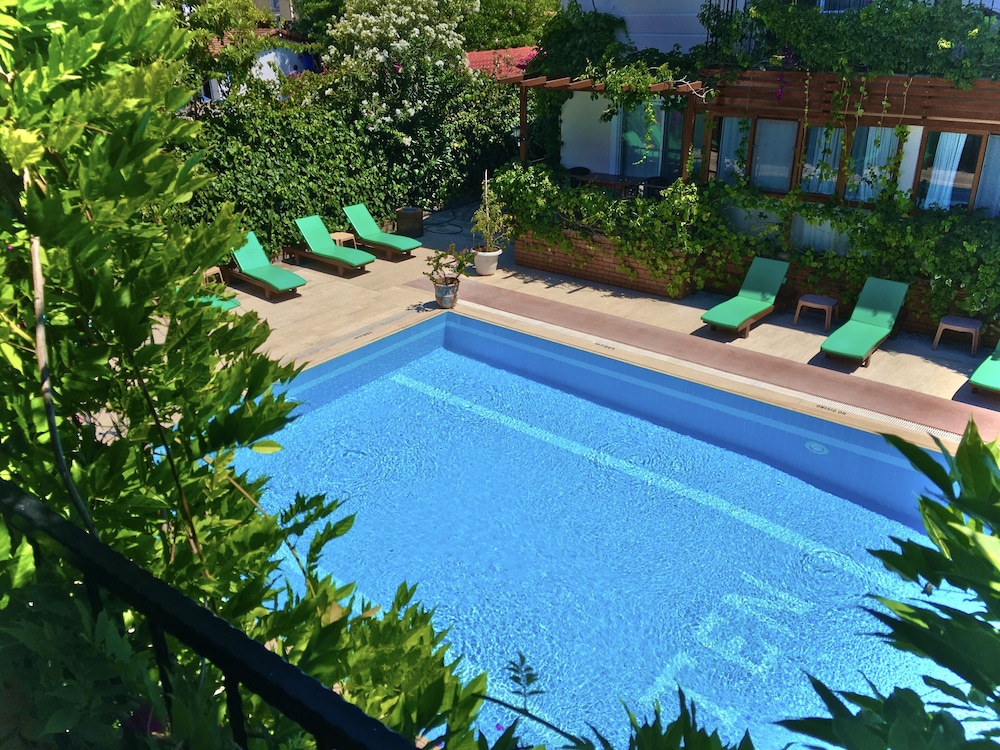 Ten Apart Hotel - Image 10