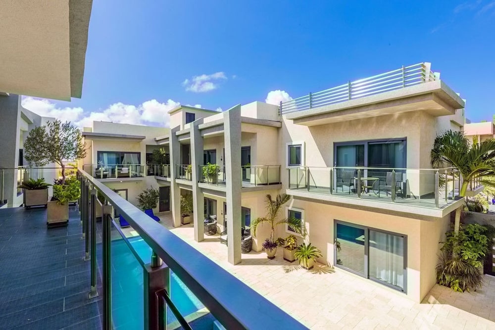 Waykiri Modern Condo 3 Bed 2 Bath Walk to Marriott