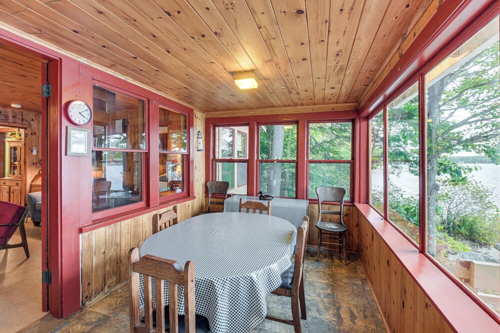 Dock, Beach, Views: Rustic Green Lake Cottage