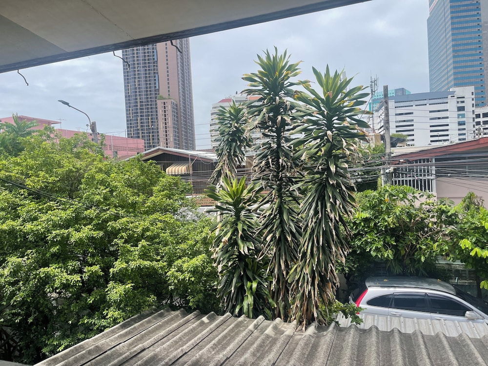 Home rama4 near bts thong lor