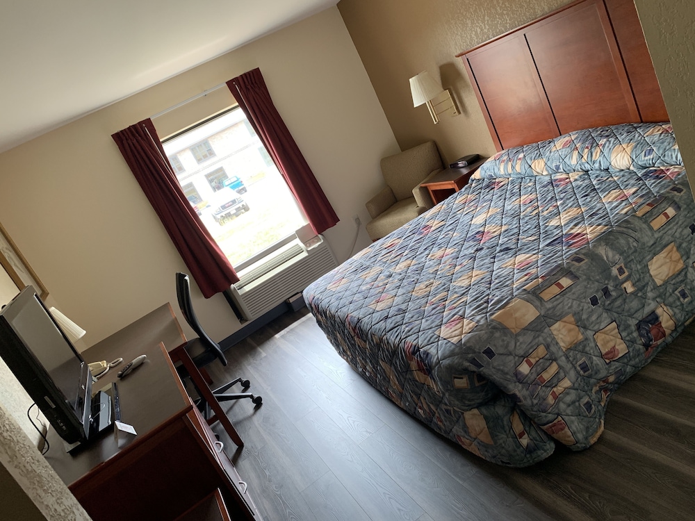 Amelia Inn & Suites