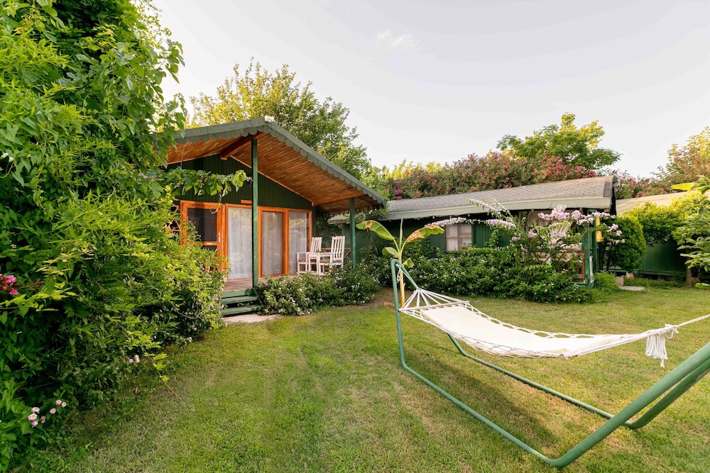 Etenna Beach Bungalows - Image 66