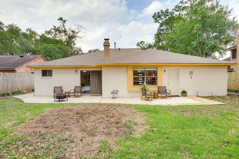5 Mi to Lake Houston: Family Home in Humble