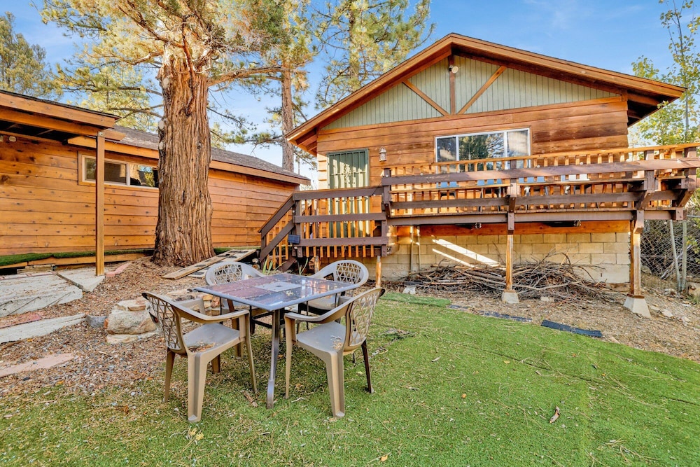 Entertainment Cabin #610