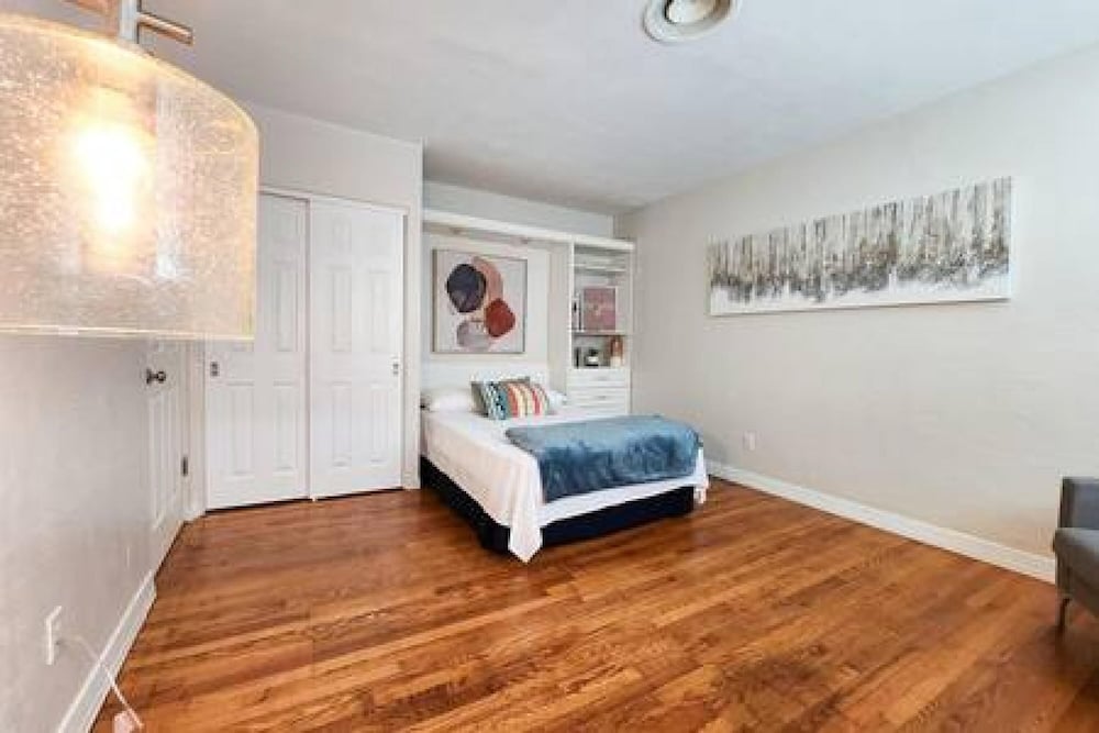 Cozy 4-bedroom Beachside Home view 4