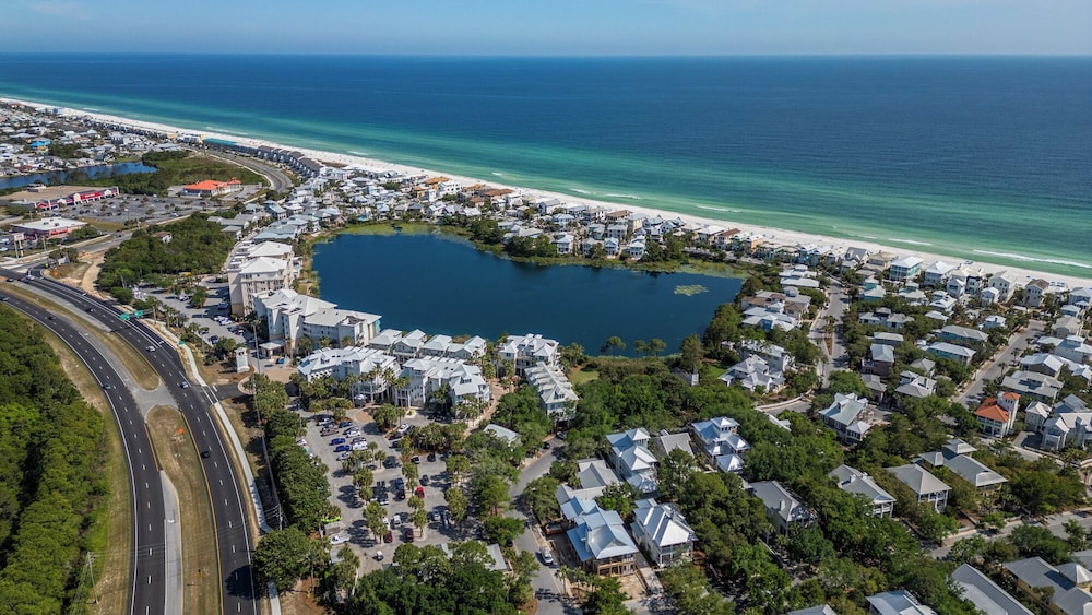 Lakefront Haven in Carillon Beach